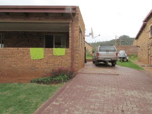 84 Bluegum_OutsideView