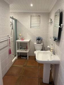 121 SUNRISE BATHROOM 3