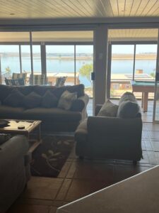 121 SUNRISE LIVING AREA