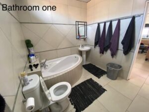 157 SUNSET BOULEVARD BATHROOM 1