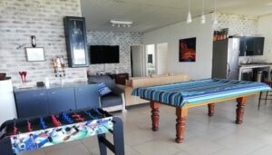 157 SUNSET BOULEVARD OPEN PLAN LIVING AREA 2